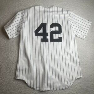 Vintage New York Yankees men's white pinstripes Mariano Rivera #42 jersey L